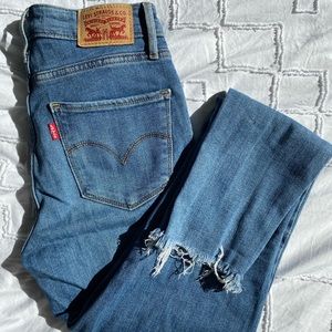 Levi’s 721 high rise skinny jeans (distressed)
